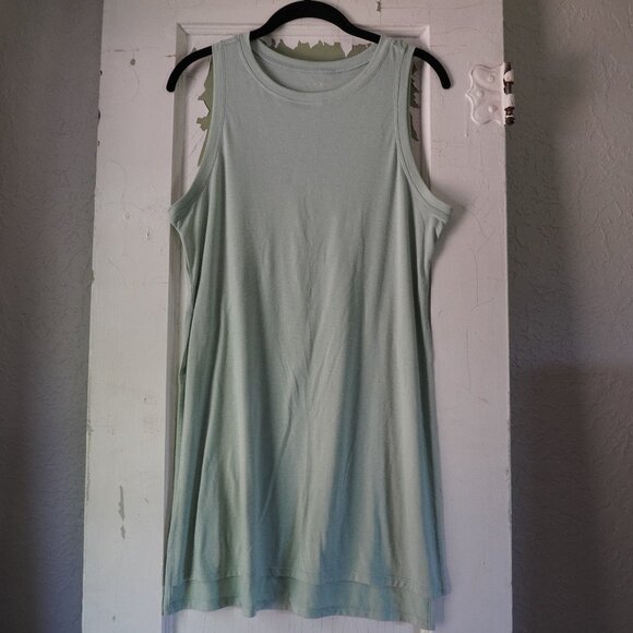 Old Navy Performance Long Tank - Picture 1 of 8